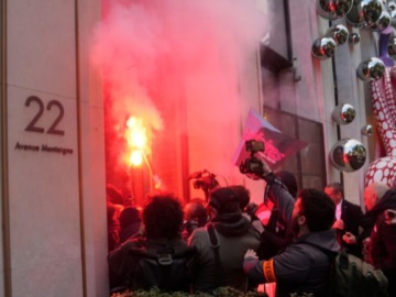 Γαλλία: Συνεχίζονται οι βίαιες συγκρούσεις σε όλη την χώρα – Διαδηλωτές εισέβαλαν στο κατάστημα της Louis Vuitton 