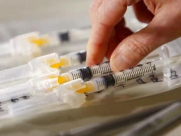 DW: Έρχονται οι πρώτες αγωγές για τα εμβόλια κατά του κορωνοϊού - Τι λένε οι εταιρείες