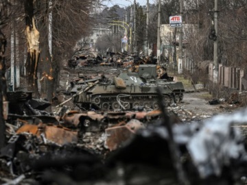 Κόλαση στο Μπαχμούτ – Το Κίεβο κατηγορεί τη Μόσχα για βόμβες λευκού φωσφόρου 