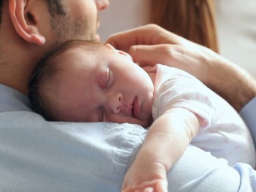 Άδεια μητρότητας: Με ποιους όρους και προϋποθέσεις μεταβιβάζεται και στον πατέρα