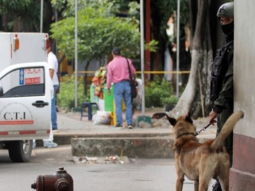 Δολοφονήθηκε δημοσιογράφος που κάλυψε υπόθεση γυναικοκτονίας, στην Κολομβία