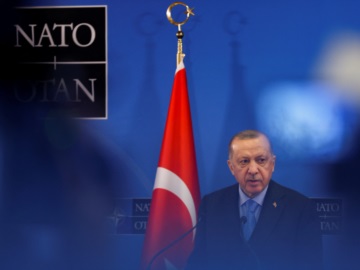 Guardian - Ανάλυση : Μια αλλαγή στην Τουρκία δεν θα φέρει κάποια σημαντική στροφή στην εξωτερική πολιτική όπως κάποιοι ελπίζουν