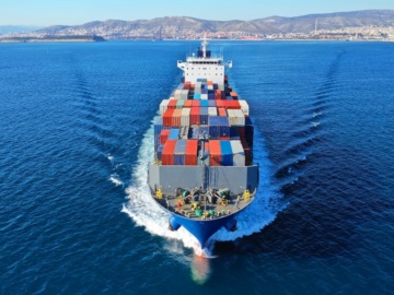 Διεθνές Ναυτιλιακό Επιμελητήριο: Η πολιτική αστάθεια εντείνει τον κίνδυνο για την μετάβαση στην πράσινη ναυτιλία