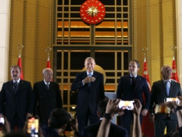 Εξελέγη ο Ερντογάν: Παραμένει κυρίαρχος της Τουρκίας για άλλα πέντε χρόνια
