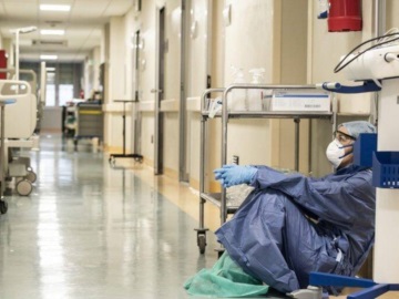 ΠΟΕΔΗΝ: Κραυγή αγωνίας για ράντζα στα νοσοκομεία, ελλείψεις, ΜΕΘ και αναμονές στις λίστες χειρουργείων