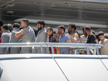 Ναυάγιο στην Πύλο: Ελέγχονται 8 άτομα ως διακινητές - Ανάμεσά τους και ο καπετάνιος