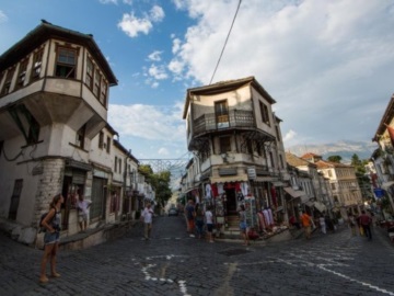 H Aλβανία γίνεται η νέα σούπερ-σταρ της Μεσογείου – Από ρεκόρ σε ρεκόρ ο τουρισμός