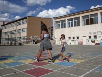 Αλβανία – Φαινόμενο εγκατάλειψης του σχολείου: 20 χιλιάδες παιδιά μεγαλώνουν αναλφάβητα