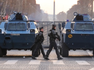 Η Γαλλία φλέγεται: Ο Μακρόν κατεβάζει τεθωρακισμένα στους δρόμους και καλεί τους γονείς να μαζέψουν τα παιδιά τους