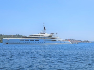 Το super yacht VAVA II στον Πόρο 