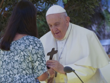 Ο Πάπας Φραγκίσκος συναντά θύματα σεξουαλικής κακοποίησης από Πορτογάλους κληρικούς