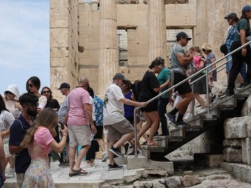 Την εγκατάσταση των πρώτων σημείων αυτόματης έκδοσης εισιτηρίων σε Ακρόπολη, Αρχαία Ολυμπία, Επίδαυρο και Δελφούς ανακοίνωσε η Visa