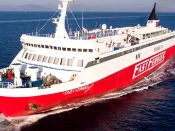 Μηχανική βλάβη στο Fast Ferries andros - Οι επιβάτες του θα εξυπηρετηθούν από άλλα πλοία με μέριμνα της εταιρείας
