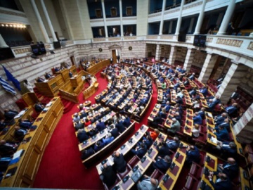 Εργασιακό νομοσχέδιο: Στην Ολομέλεια για συζήτηση και ψήφιση – Τι περιλαμβάνει