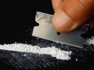 Γιατί η τιμή της κοκαΐνης έχει πέσει στο μισό