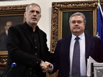 Δήμος Πειραιά: Εξελέγησαν το νέο Προεδρείο του Δ.Σ. και τα μέλη της Δημοτικής Επιτροπής - Πρόεδρος ο Αλέξανδρος Τζεφεράκος