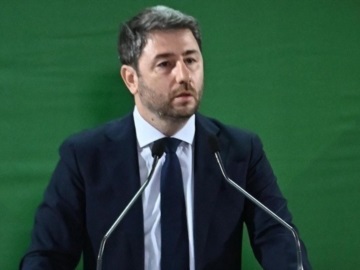 Ανδρουλάκης: «Λευκή πετσέτα της κυβέρνησης στη μάχη με την ακρίβεια»
