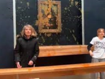 Γαλλία - Συναγερμός στο Μουσείο του Λούβρου - Ακτιβίστριες πέταξαν ντοματόσουπα στη Μόνα Λίζα (video)