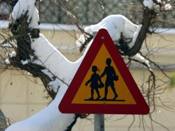 Κακοκαιρία “Αvgi”: Επέλαση του χιονιά - Πιο δύσκολη μέρα η Τρίτη - Κλειστά σχολεία, συστάσεις για τηλεργασία