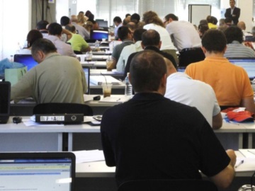ΕΡΓΑΝΗ: Πάνω από ένας στους δύο εργαζόμενους αμείβεται με μικτό μισθό μικρότερο των 1.000 ευρώ