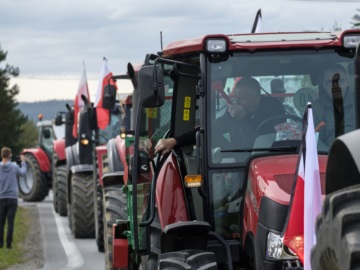 Πολωνία: Οι αγρότες θα αποκλείσουν τα σύνορα με την Ουκρανία στις 20/2