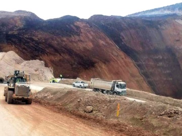 Έρευνες για εννέα αγνοούμενους σε κατάρρευση χρυσωρυχείου στην Τουρκία