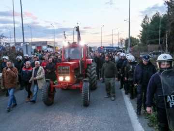 Μ. Χρυσοχοΐδης: Όχι στην κάθοδο αγροτών με τρακτέρ στην Αθήνα – Ναι με ΙΧ και λεωφορεία