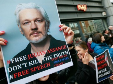 Δικηγόρος Ασάνζ: Στο στόχαστρο ΗΠΑ και Τραμπ ο ιδρυτής του Wikileaks
