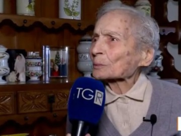 Ιταλία: Συνελήφθη γιαγιά... 103 ετών να οδηγεί χωρίς δίπλωμα και ασφάλιση - &quot;Δώστε της παράσημο&quot; λέει ο δήμαρχος