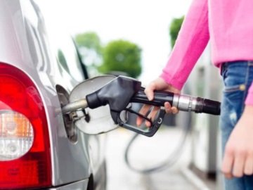 Γυναίκα οδηγός κατάφερε να βάλει 510 φορές βενζίνη εντελώς δωρεάν – Ποιο ήταν το κόλπο της;