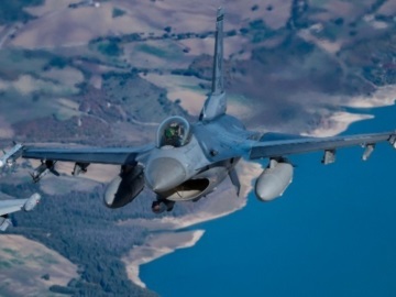 Πτώση μαχητικού αεροσκάφους F-16 στη θαλάσσια περιοχή της Ψαθούρας - Περισυνελέγη σώος ο χειριστής