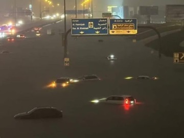 Εικόνες απόλυτης καταστροφής στο Ντουμπάι - Σε μία ημέρα η βροχή που πέφτει σε 1,5 χρόνο