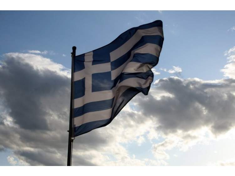 «Xάνει» πλοία η ελληνική σημαία