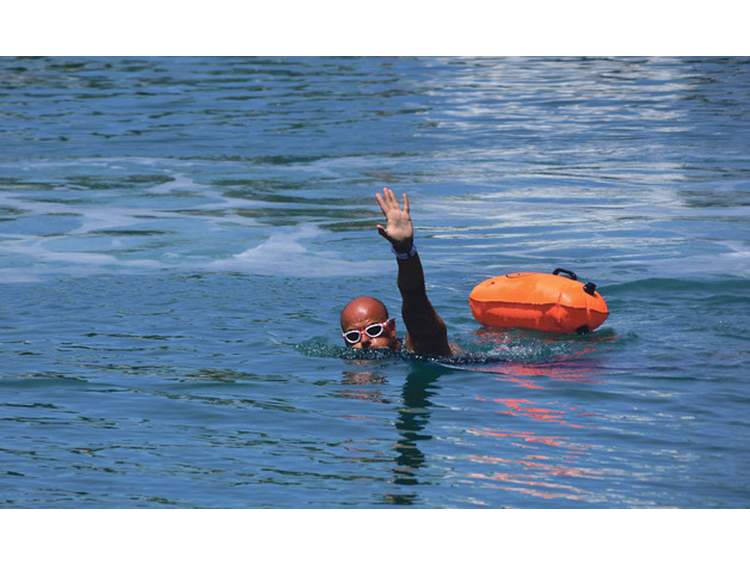 Ο Σπύρος Ροής στον Διεθνή Κολυμβητικό Διάπλου του Τορωναίου Κόλπου Χαλκιδικής