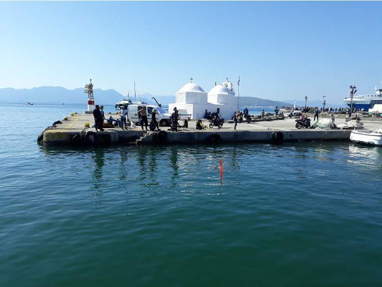 Επιχείρηση καθαρισμού του πυθμένα στο λιμάνι της Αίγινας