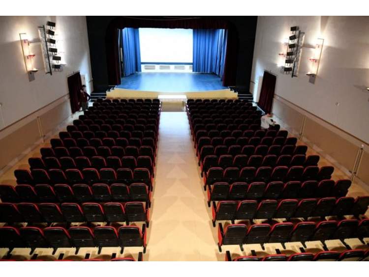 Τα ΕΛΠΕ ανακαίνισαν το Δημοτικό Θέατρο Μάνδρας Αττικής